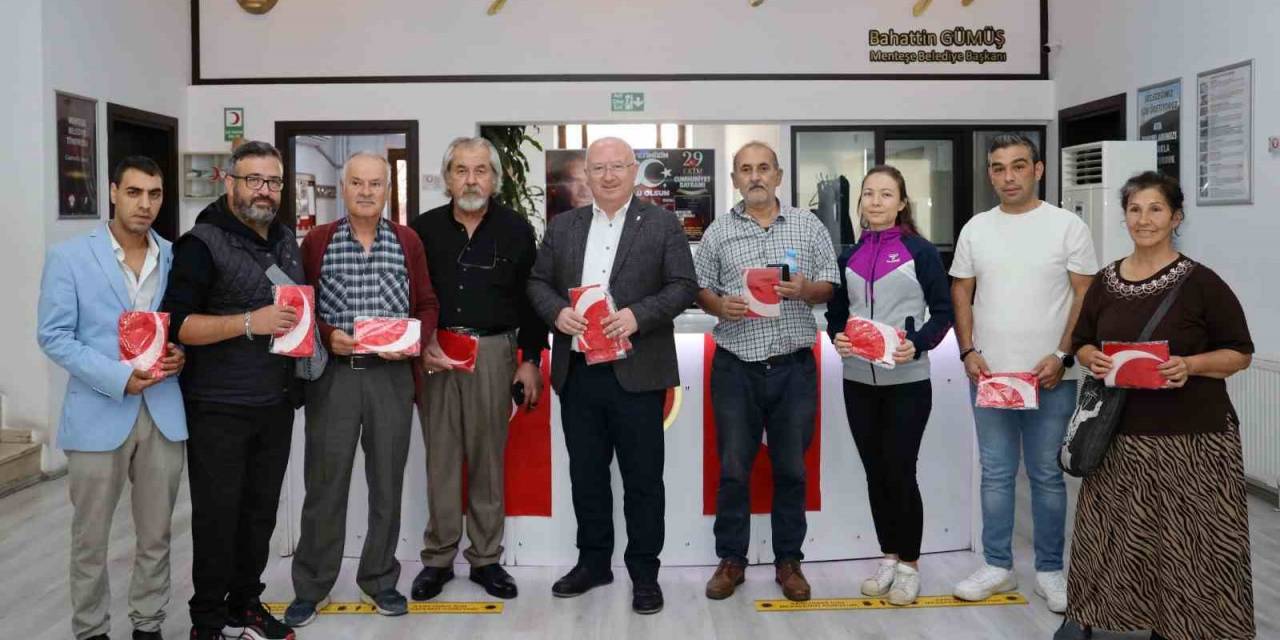 Menteşe Belediyesi’nden ‘Evleri Bayraklarla Donatıyoruz’ Kampanyası