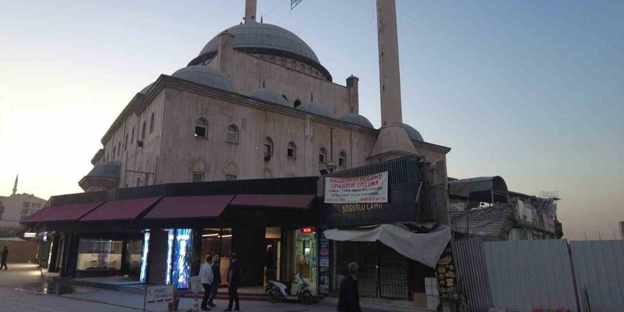 Sadıkoğlu’nda Söğütlü Cami Uyarısı