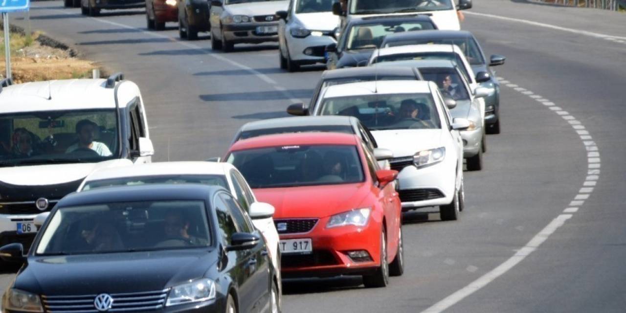 Antalya’da Motorlu Kara Taşıtları Sayısı 1 Milyon 423 Bin 136 Oldu