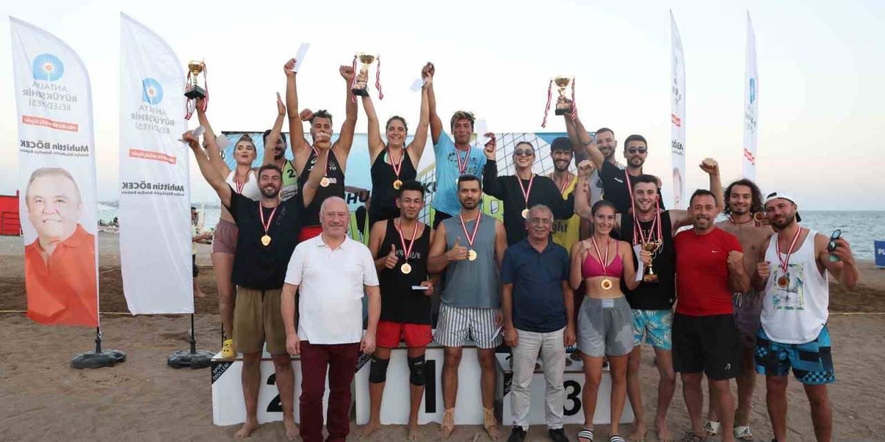 Antalya’da, Cumhuriyet’in 100. Yıl Coşkusu Plaj Voleybolu Turnuvasıyla  Başladı