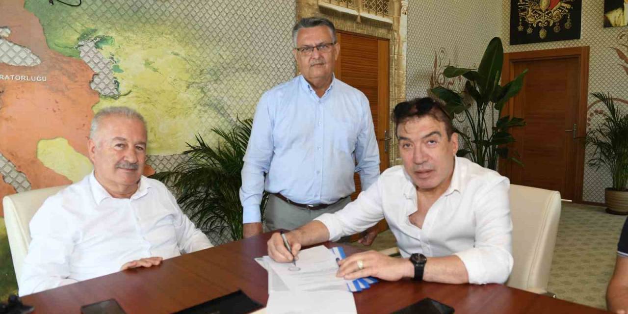 Aksu Merkez Cami’nin İç Düzenlemesine Kırbıyık’tan Destek