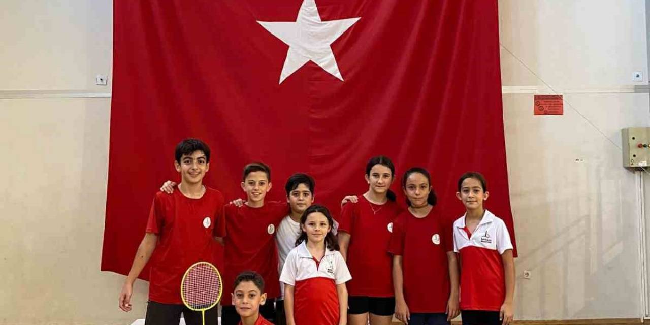 Badminton’da Bayraklı Farkı!