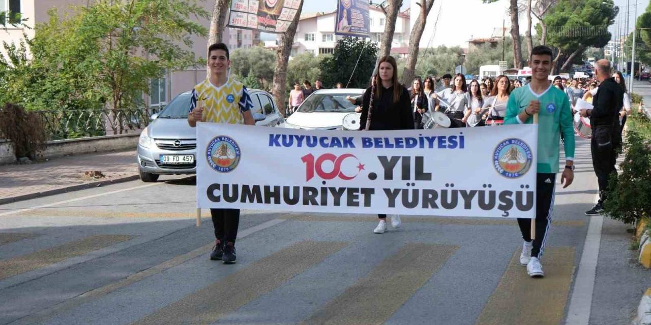Kuyucak’ta Cumhuriyet Yürüyüşü Gerçekleşti