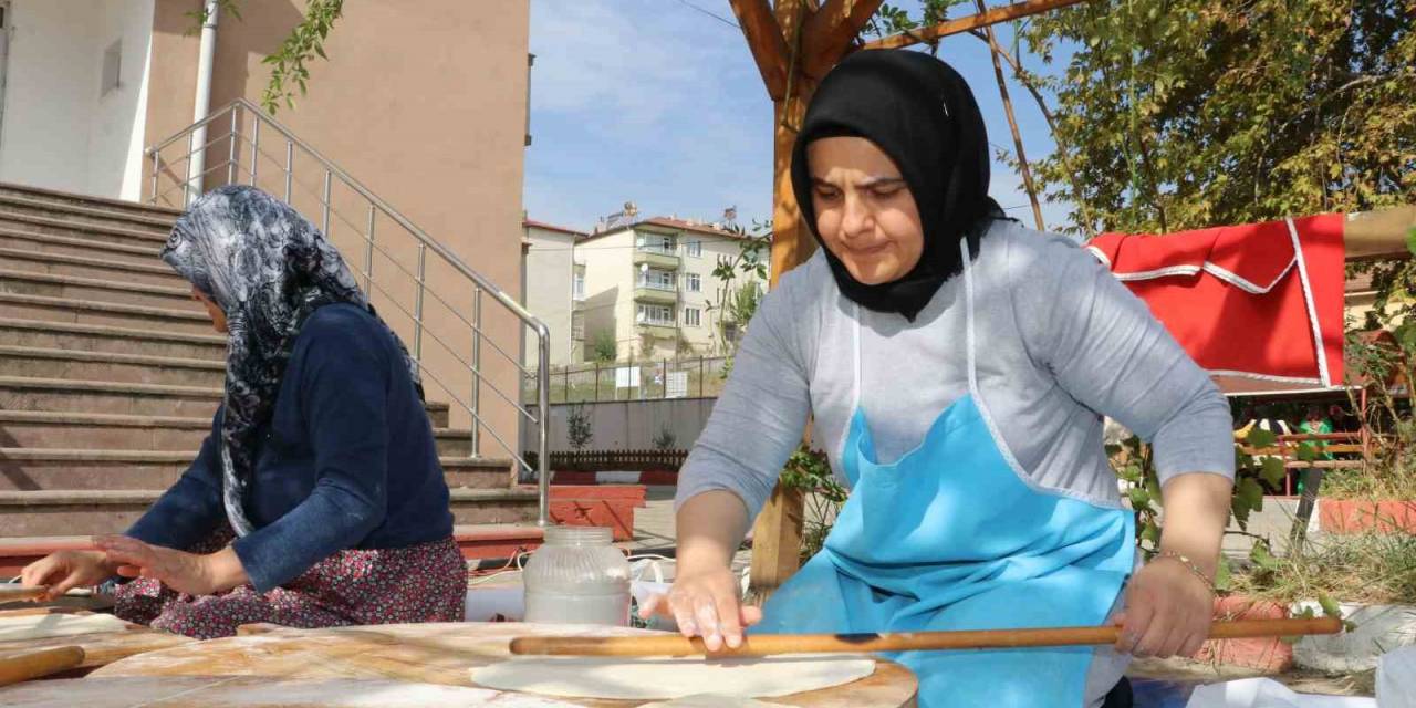 Taşovalı Öğretmen Ve Öğrencilerden Filistinliler İçin Yardım Etkinliği