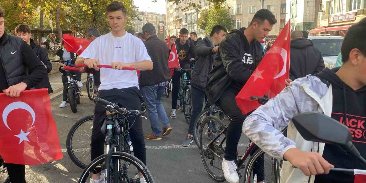 Öğrenciler 100. Yıl İçin Pedala Bastı