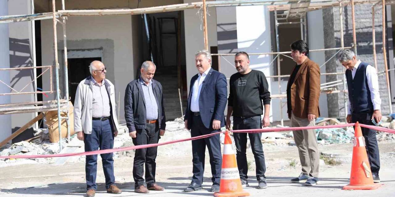 Şirintepe Mahallesinin Kütüphanesi Ve İkinci Bahar Evi’nde Sona Doğru