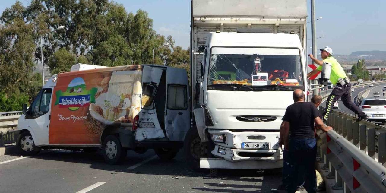 Manavgat’ta Zincirleme Kaza Ucuz Atlatıldı