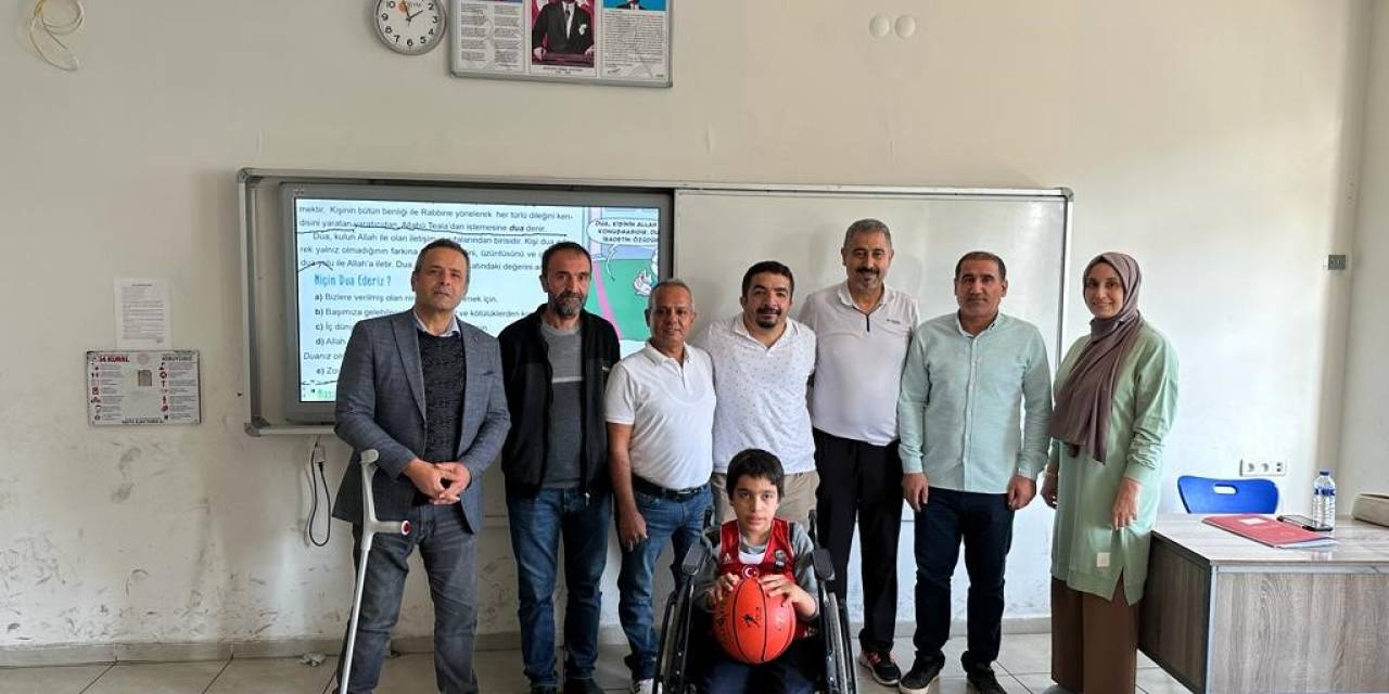 Batman’da Basket Atmaya Çalışan Engelli Ömer’e Anlamlı Ziyaret