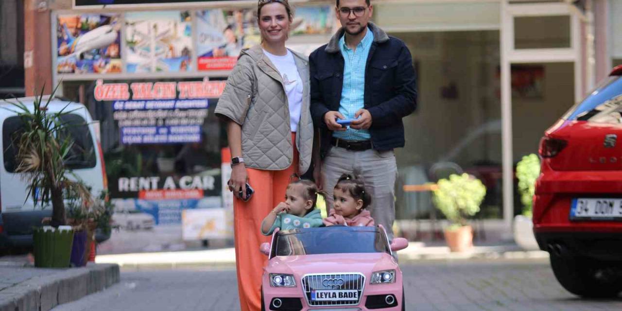 Polisi Görünce El Kaldıran Çocuklar İlgi Odağı Oldu