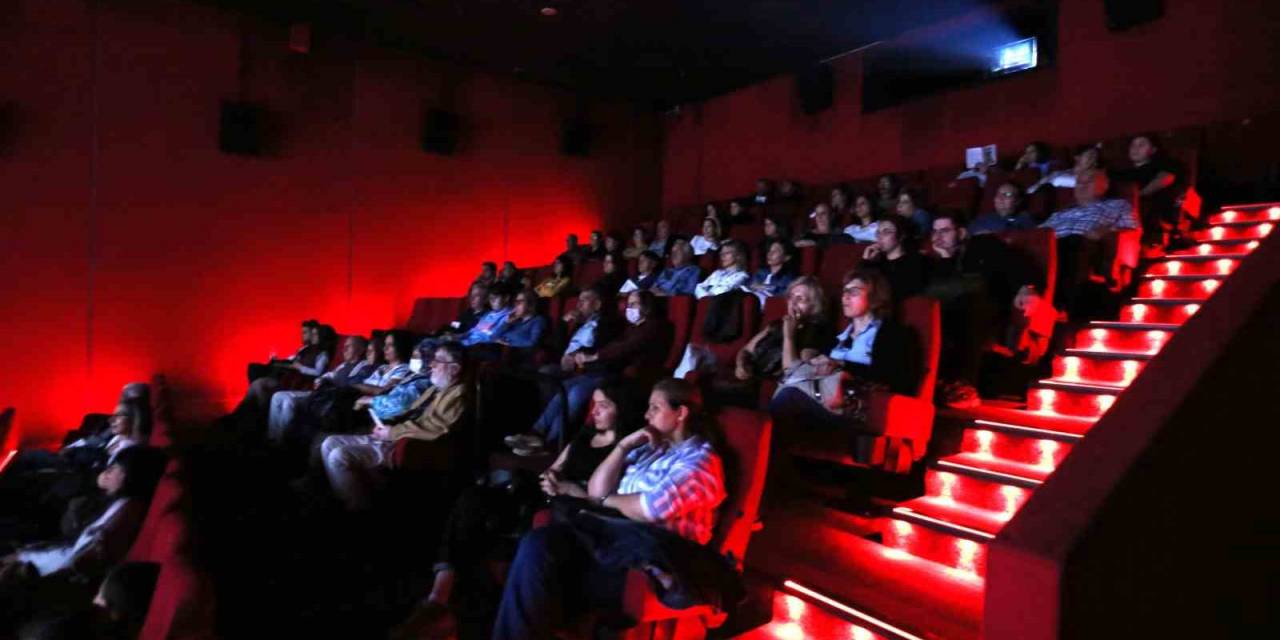 Efeler’in Film Festivali Devam Ediyor