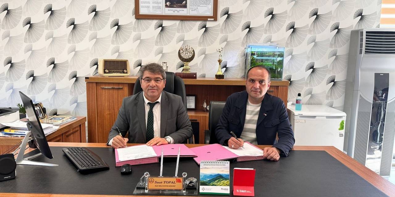 Kızılay Mudanya Şubesi Okullara Hijyen Paketi Dağıttı