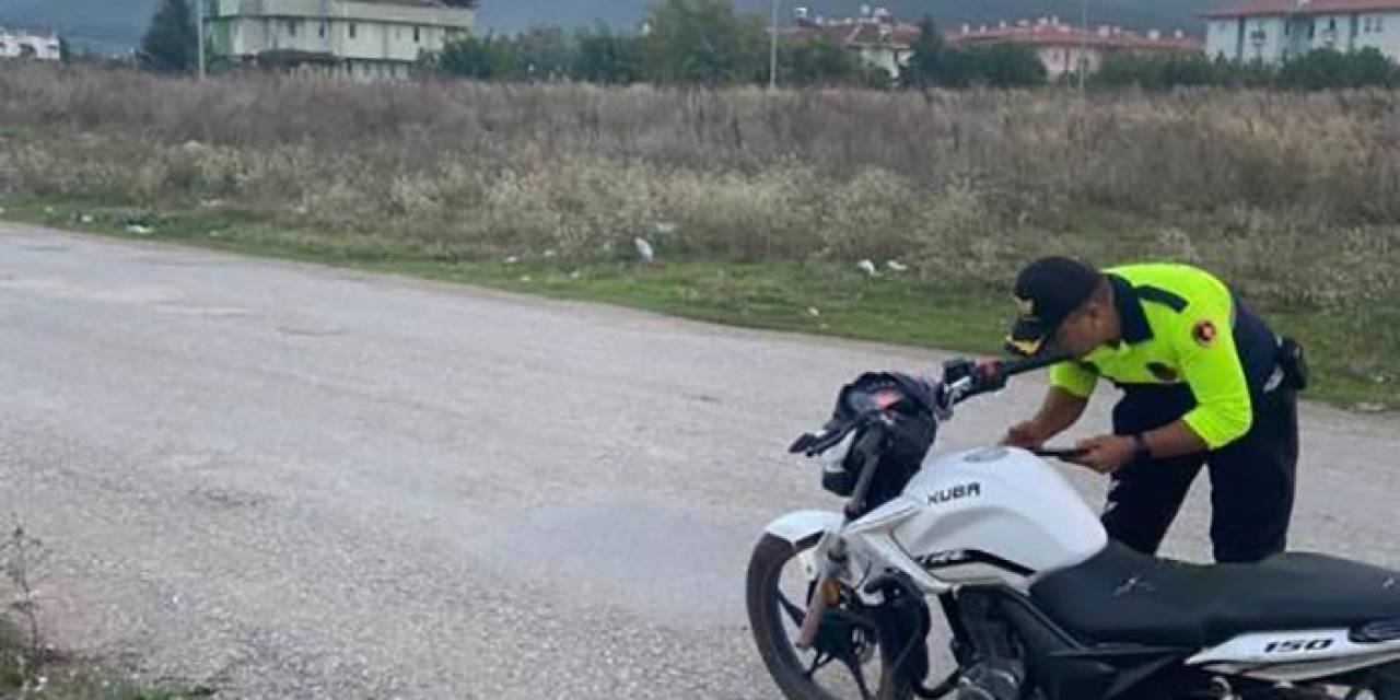 İznik İlçe Jandarmadan Tescilsiz Ve Plakasız Araçlara Uygulama