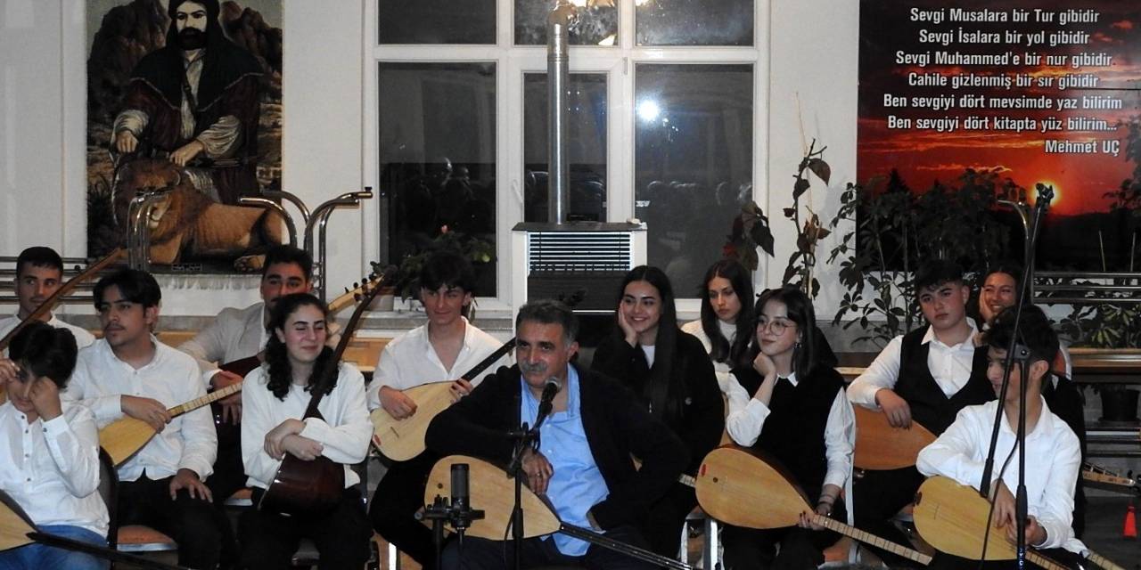 Gezici Bağlama Atölyesinin İlk Öğrencileri Mezun Oldu