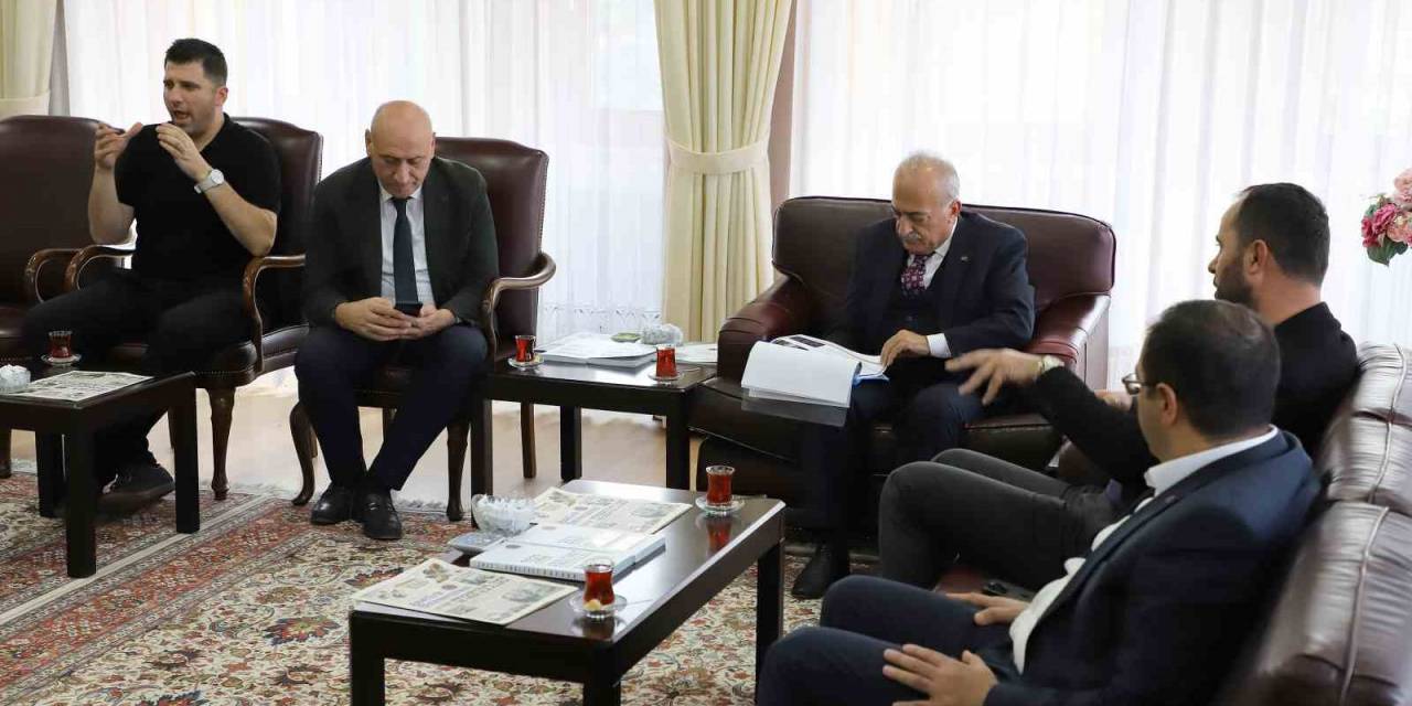 Tiesf Başkanı Kerim Vural’dan Rektör Çomaklı’ya Ziyaret