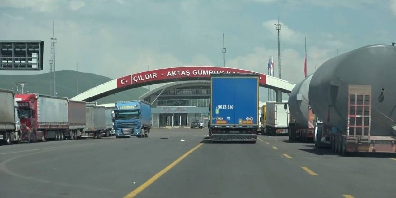 Ardahan’daki Gümrük Kapılarında, Aranan 13 Şüpheli Yakalandı