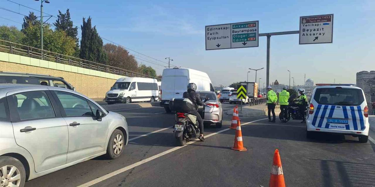 29 Ekim Cumhuriyet Bayramı Provaları Nedeniyle Vatan Caddesi Trafiğe Kapatıldı