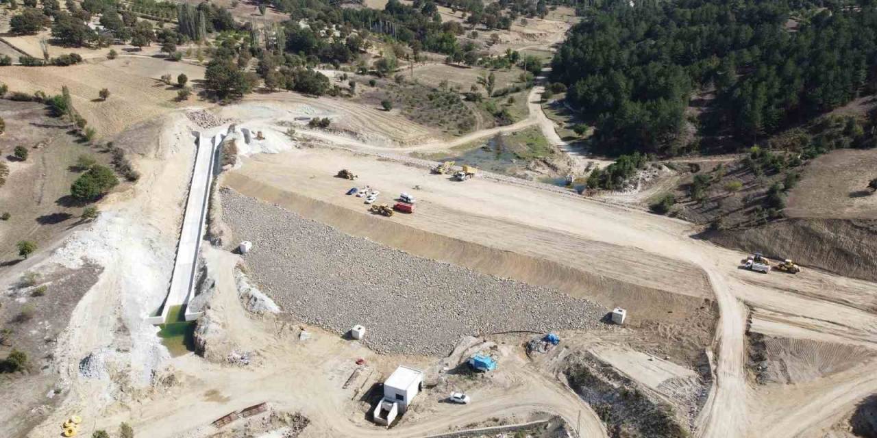 Pazarlar Sofular Göletinden Bin 340 Dekar Tarım Arazisi Sulanacak