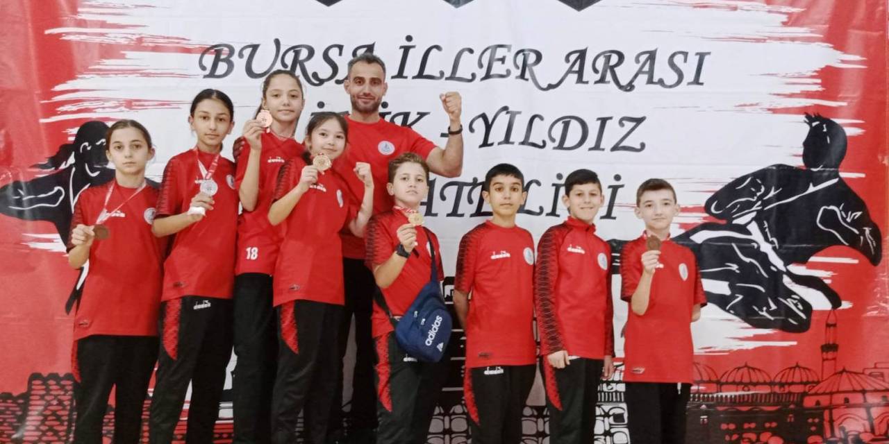 Körfezli Karateciler Bursa’da Fırtına Gibi Esti