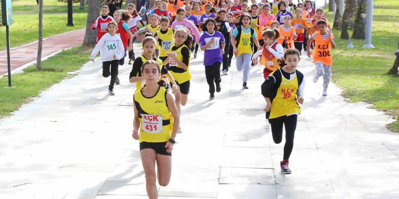 Küçükçekmeceli Öğrenciler, Cumhuriyet’in 100’üncü Yılı İçin Koştular