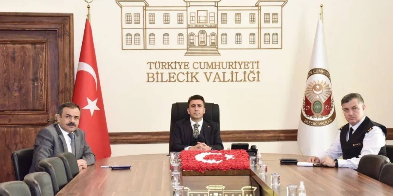 Valilikte Video Konferansla Toplantı