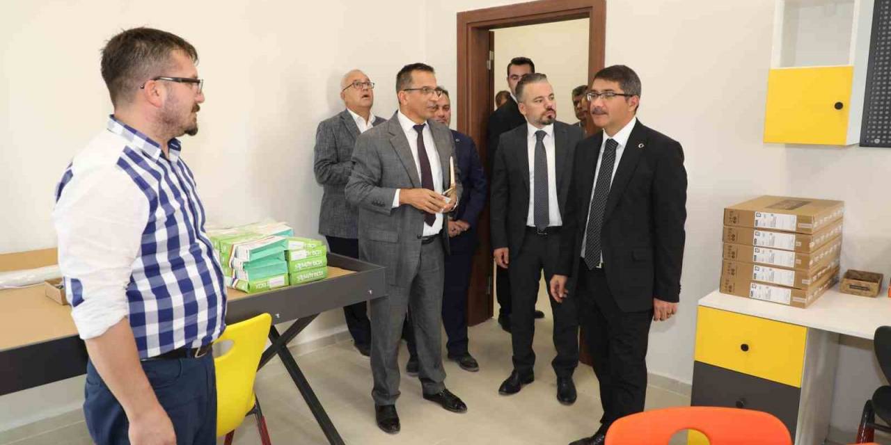 Şehzadeler Millet Kütüphanesi Ve Gençlik Merkezi Kasımda Açılıyor