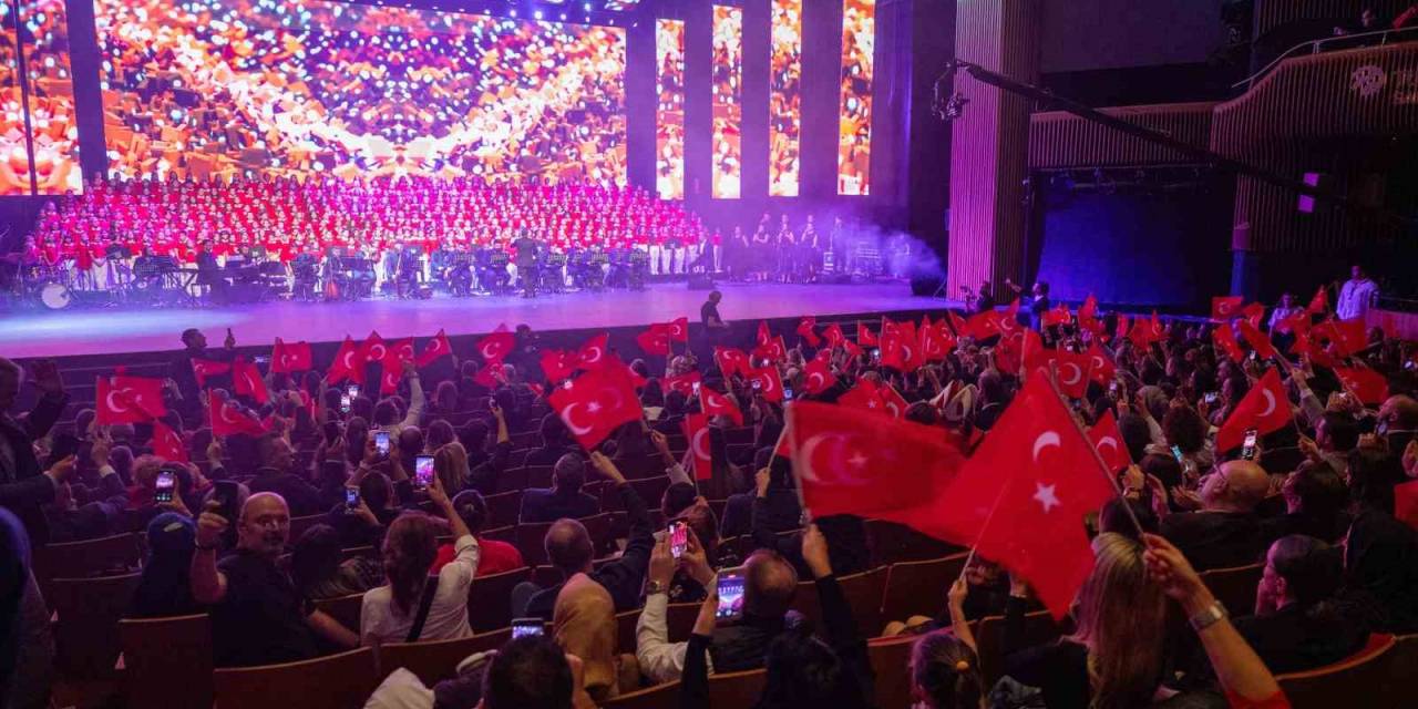 Cumhuriyetin Çocuklarından Görkemli 100. Yıl Konseri