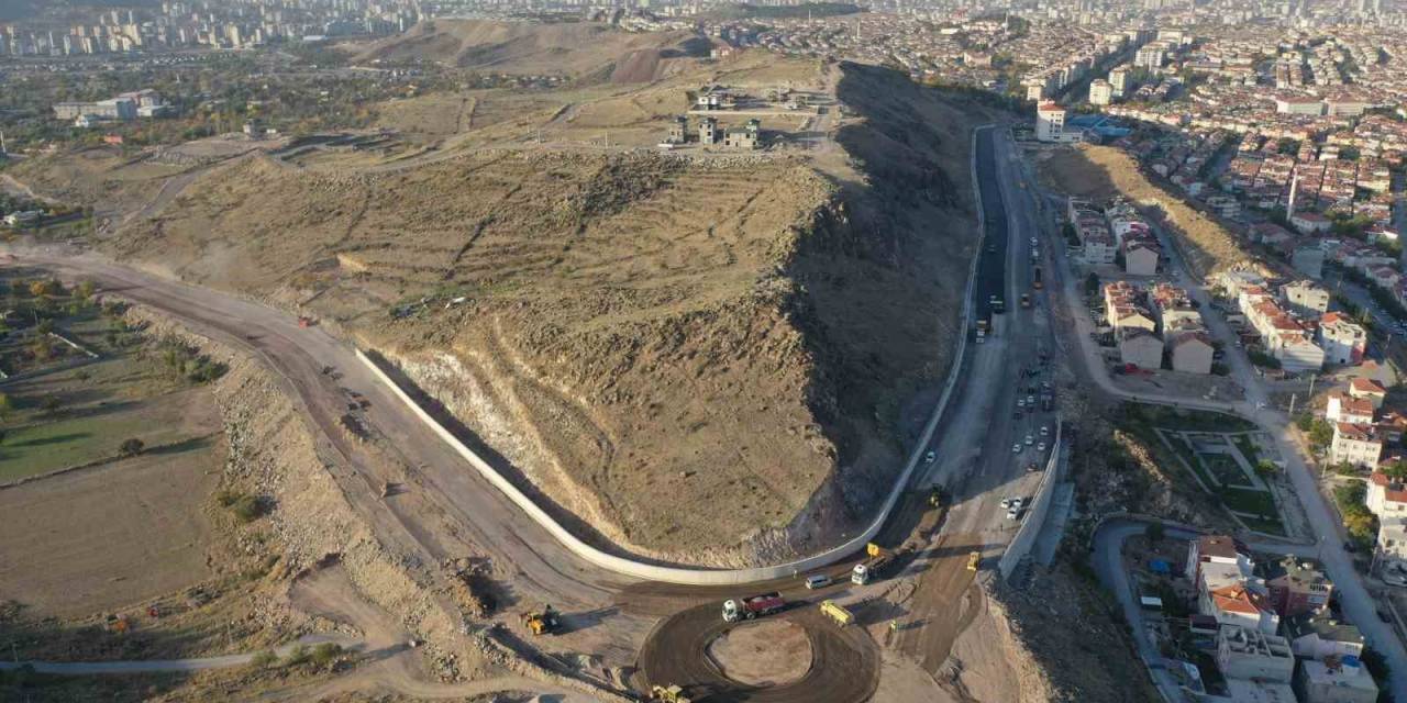 Başkan Büyükkılıç, 70 Milyon Tl’lik Yolda Asfalt Çalışmasını İnceledi