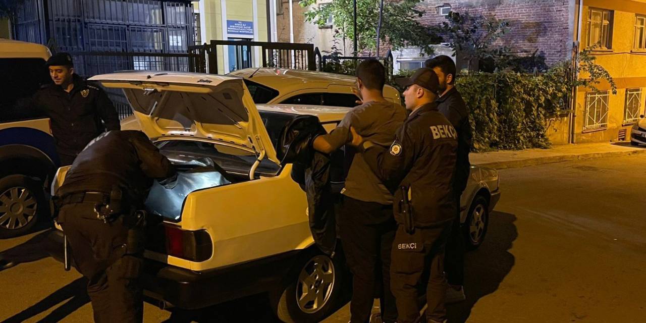Bursa Polisi Uyuşturucu Madde Ve Silah Ele Geçirdi