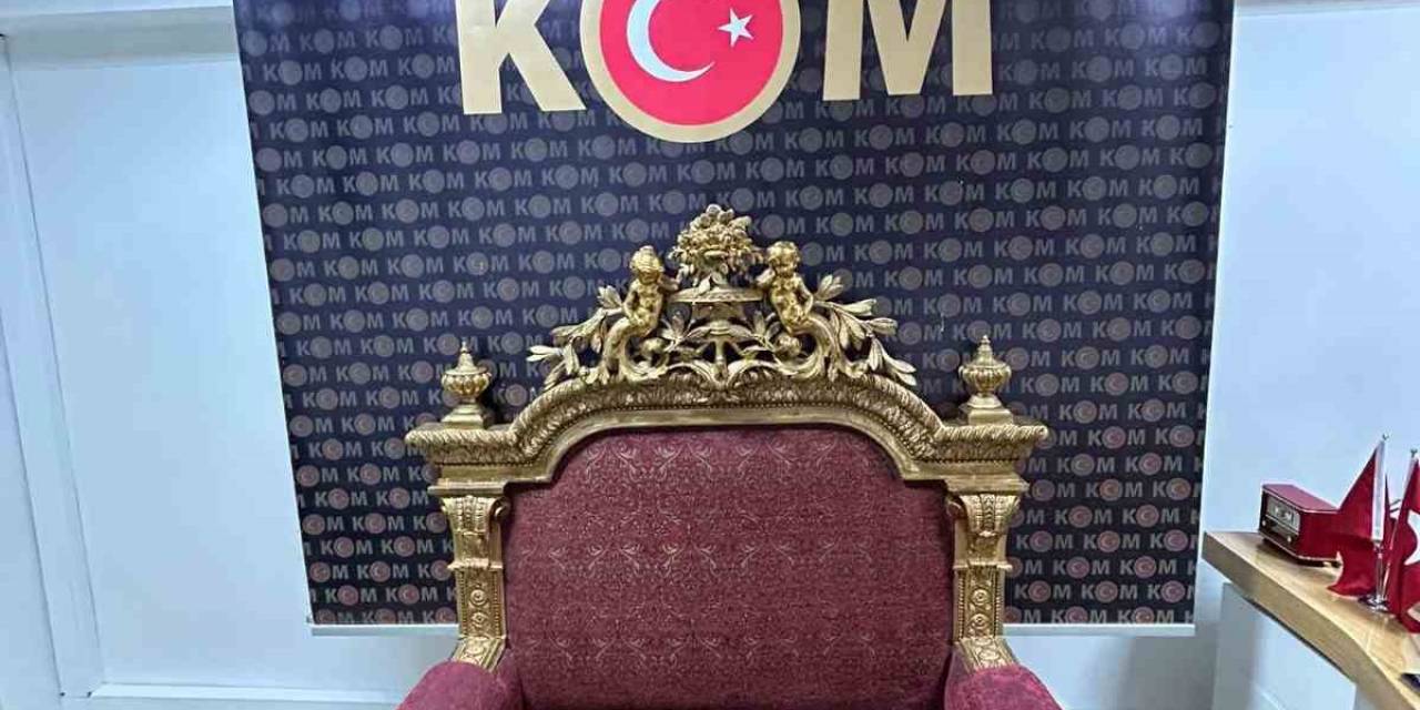 Beyoğlu’nda Osmanlı Dönemine Ait ‘Saltanat Tahtı’ Ele Geçirildi