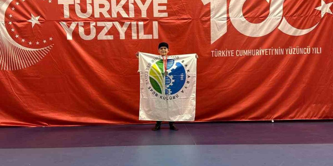Sakarya Büyükşehir’in Minik Sporcusundan Derece Geldi