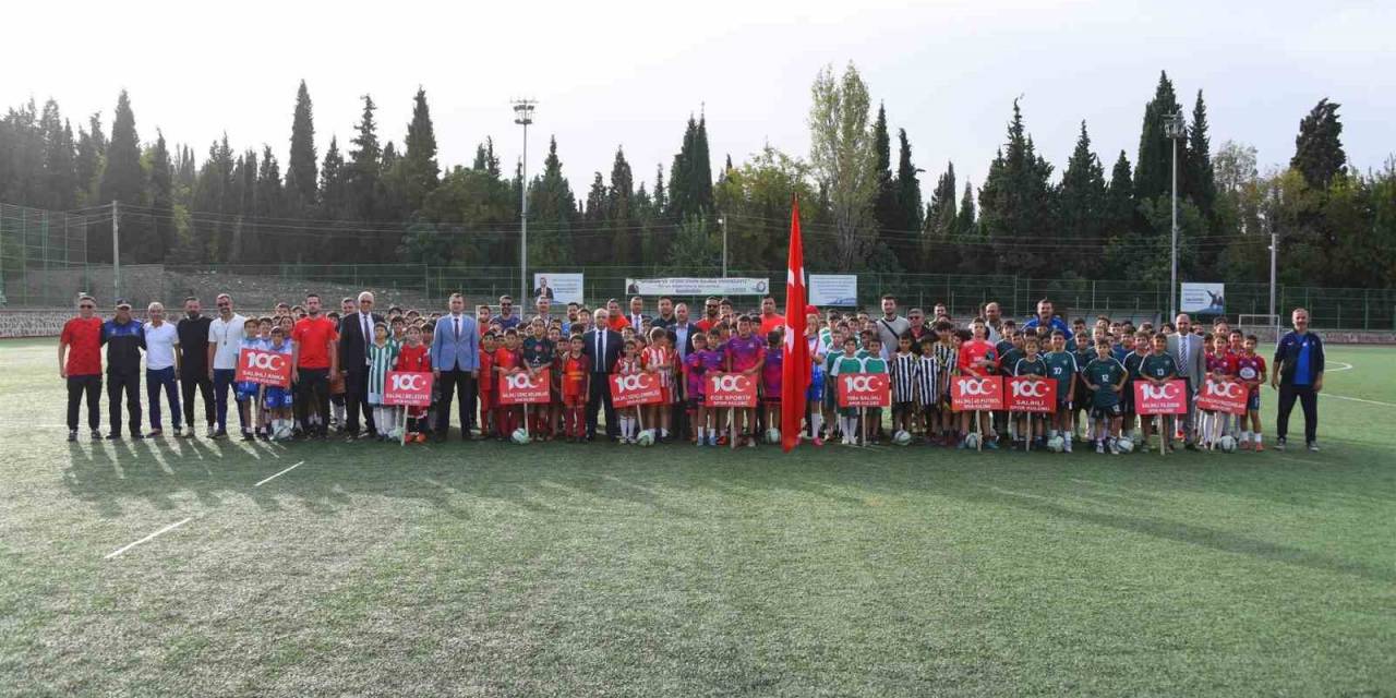 Salihli’de 100.yıl Cumhuriyet Kupası Başladı