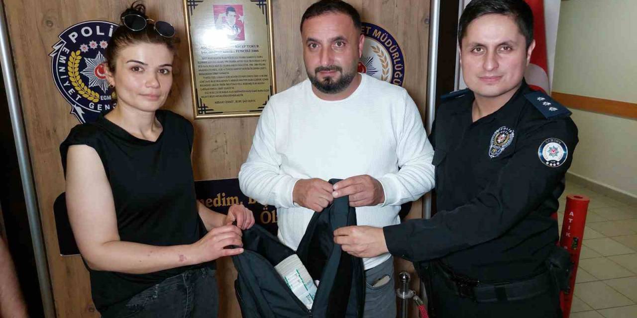 İnsanlık Ölmemiş: İş Arayan Kadın Sokakta Bulduğu 590 Bin Lirayı Sahibine Teslim Etti