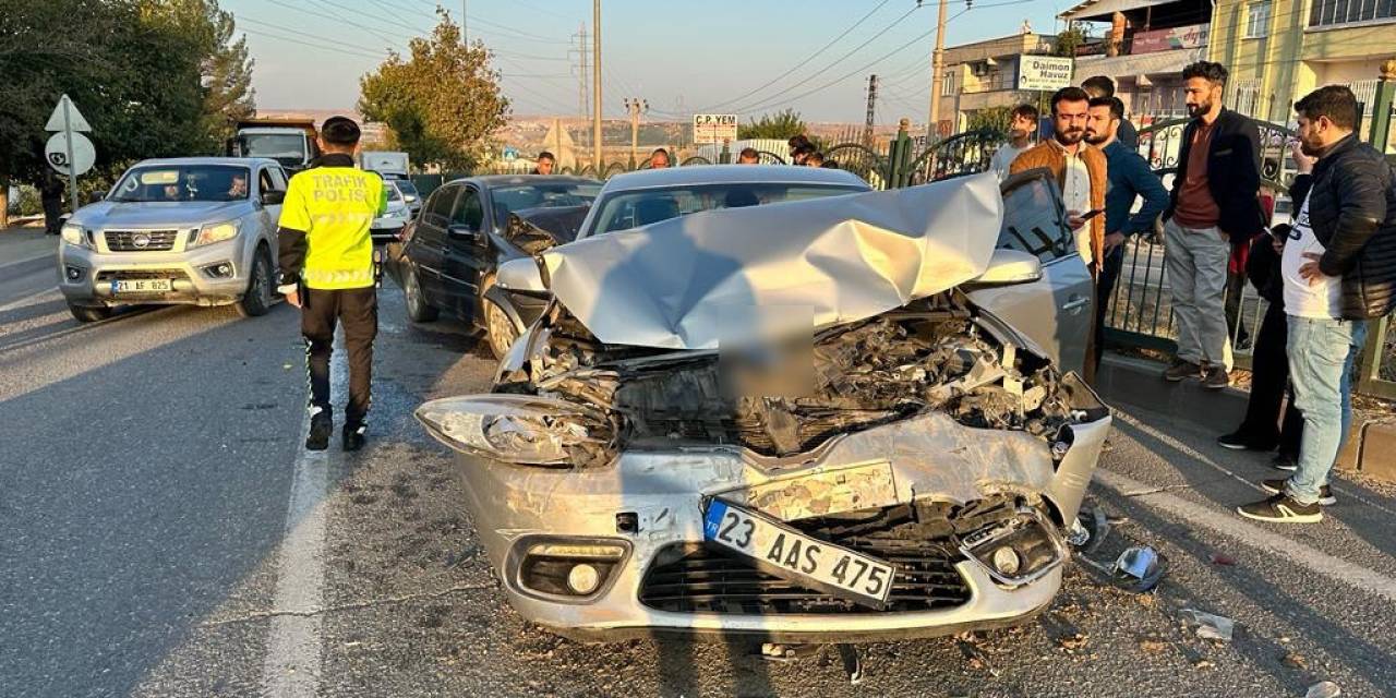 Diyarbakır’da 6 Aracın Karıştığı Zincirleme Kazada 3 Kişi Yaralandı