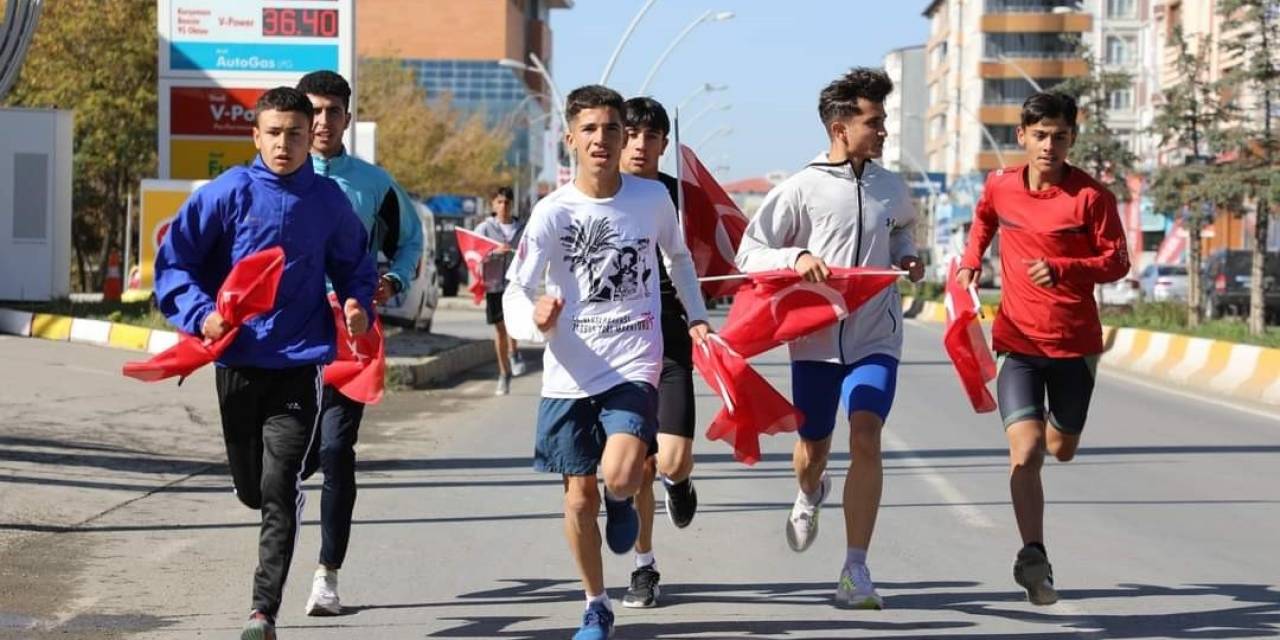 Ağrı’da ‘100. Yıl Atletizm Ve Tekerlekli Kayaklı Koşu Yarışmaları’