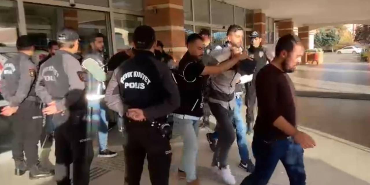 Oyuncak Ayı İçerisinde Uyuşturucuyla Yakalanan 4 Şüpheli Tutuklandı