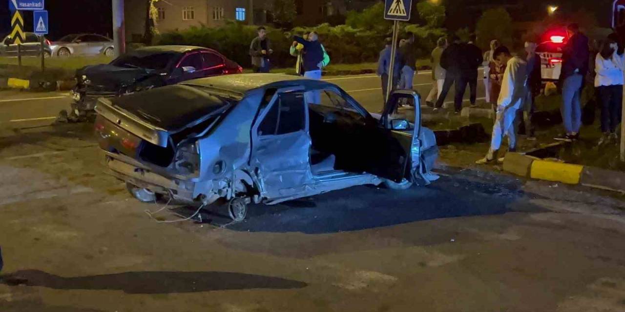 Hastaneye Giderken Hastanelik Oldular: 3 Yaralı