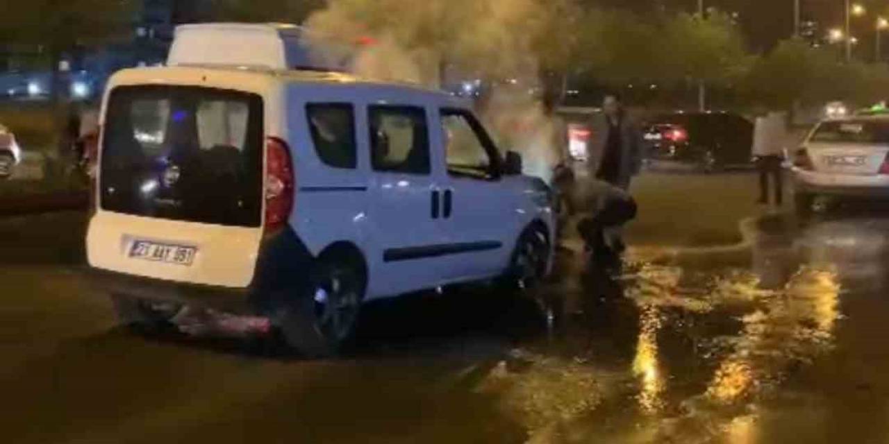Diyarbakır’da Seyir Halindeki Araç Alev Aldı
