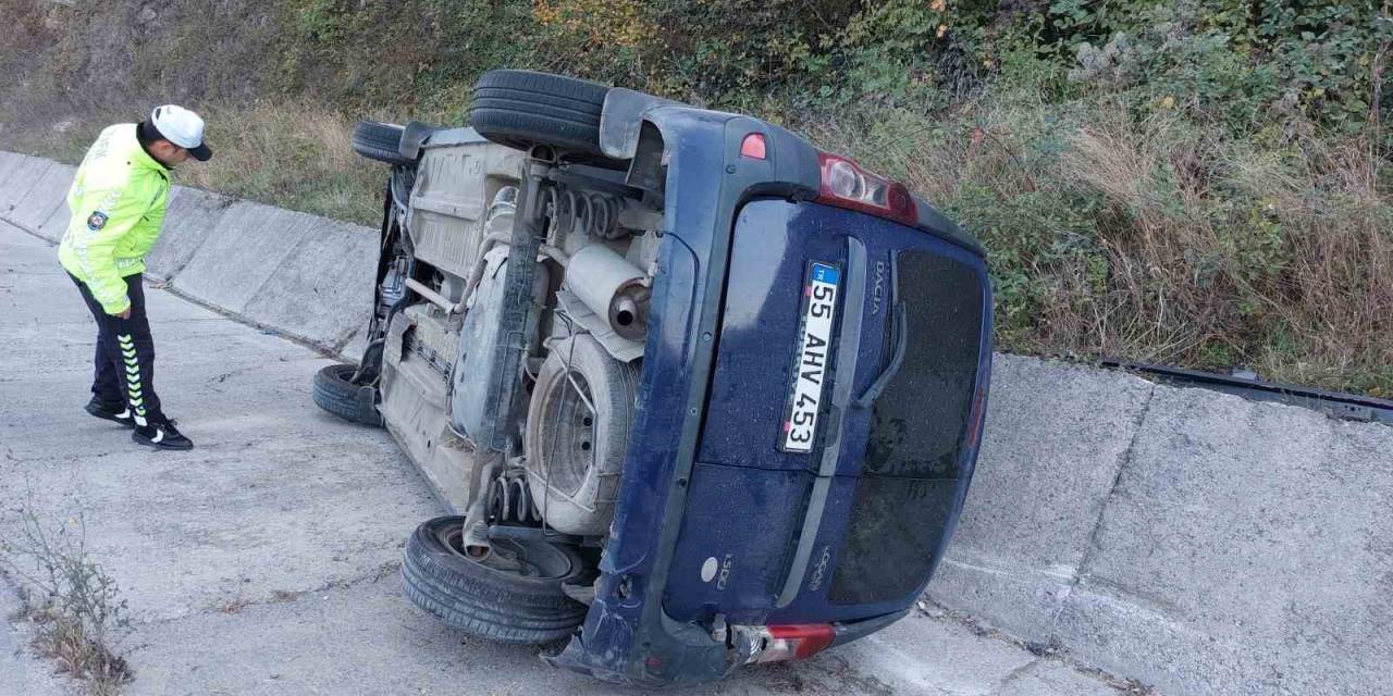 Samsun’da Otomobil Su Kanalına Devrildi: 2 Yaralı