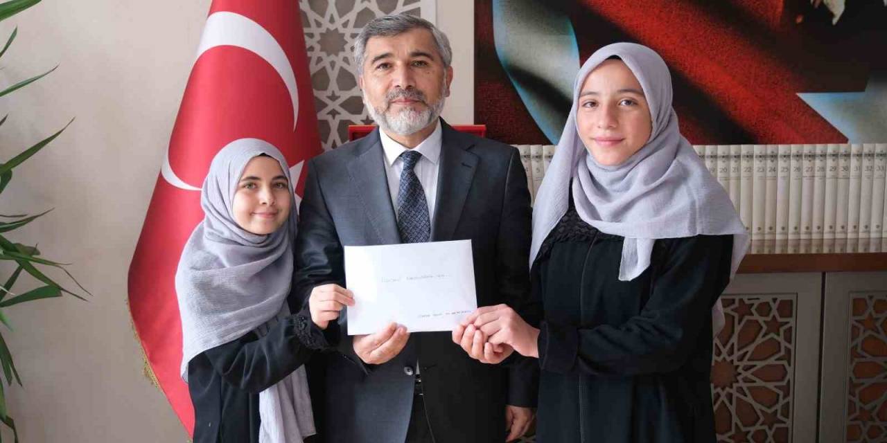 Kız Kur’an Kursu Öğrencileri Arasında Resim Ve Şiir Yarışması Düzenlendi