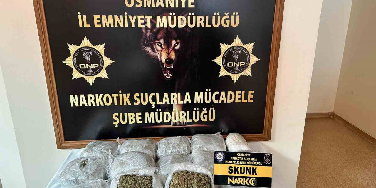 Osmaniye’de Otomobile Gizlenmiş 10 Kilo 50 Gram Uyuşturucu Ele Geçirildi