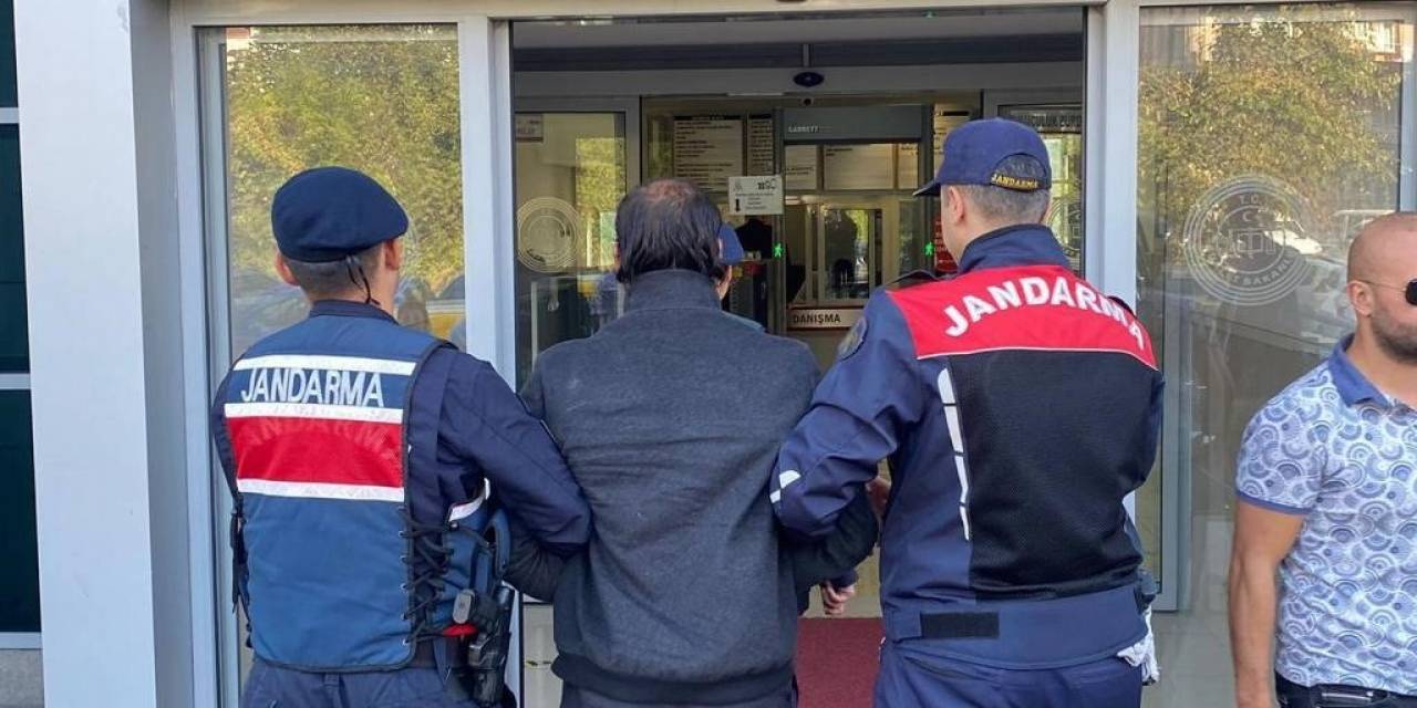 Hırsızlık Suçundan Aranan Zanlı Ateşin Başında Isınırken Yakalandı