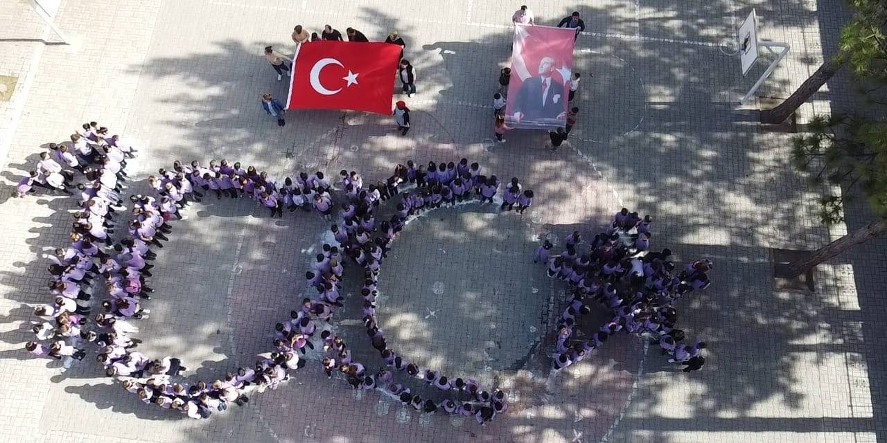400 Öğrenciden 100’ncü Yıl Koreografisi