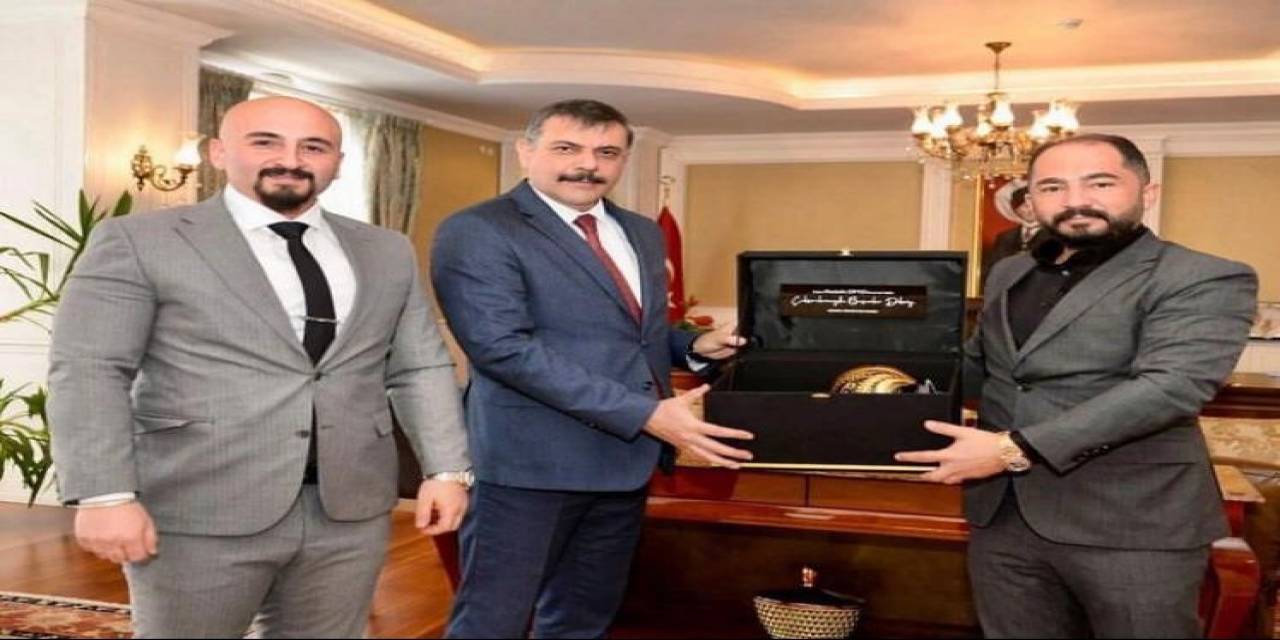 İş Adamı Akarsu Kardeşlerden Vali Çiftçi’ye Ziyaret