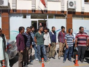 İşsizlik, Güvencesiz Çalışmaya Zorluyor