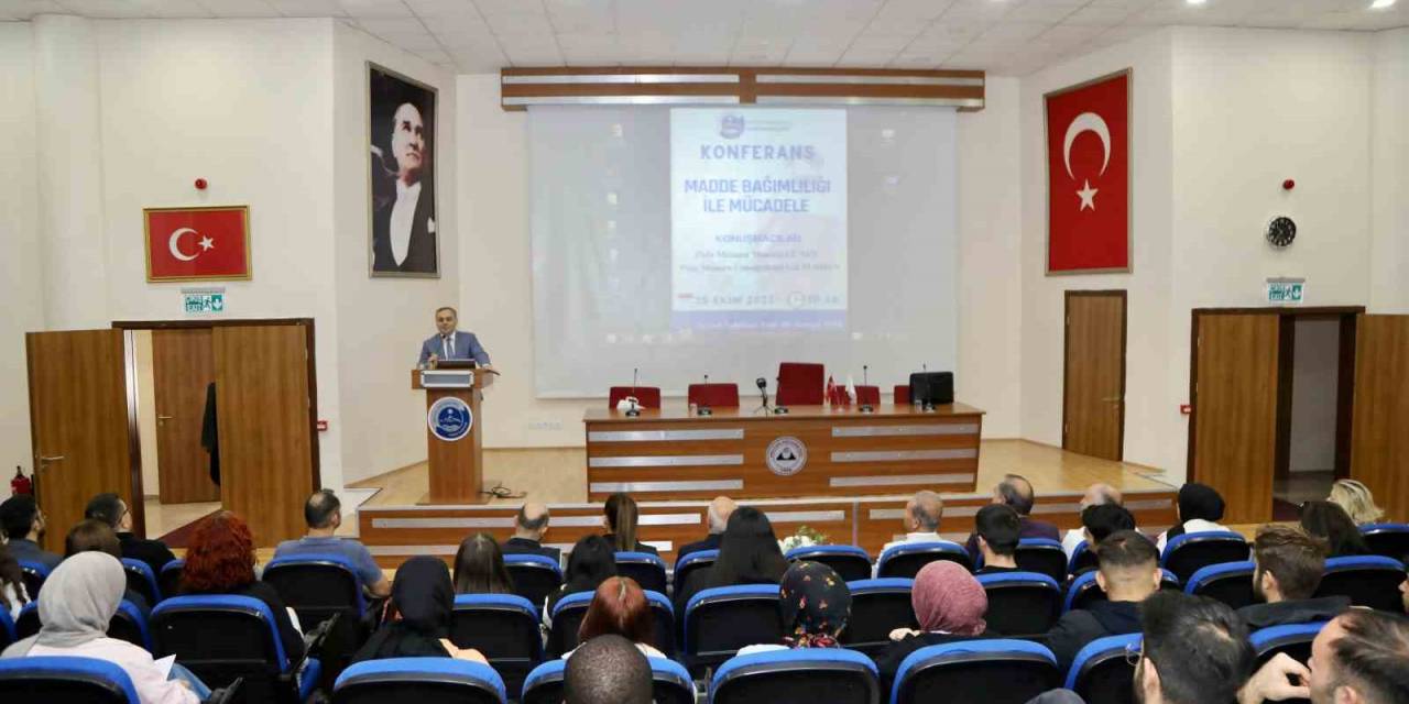 Başkan Büyükkılıç, Sanatın Ve Sanatçının Yanında