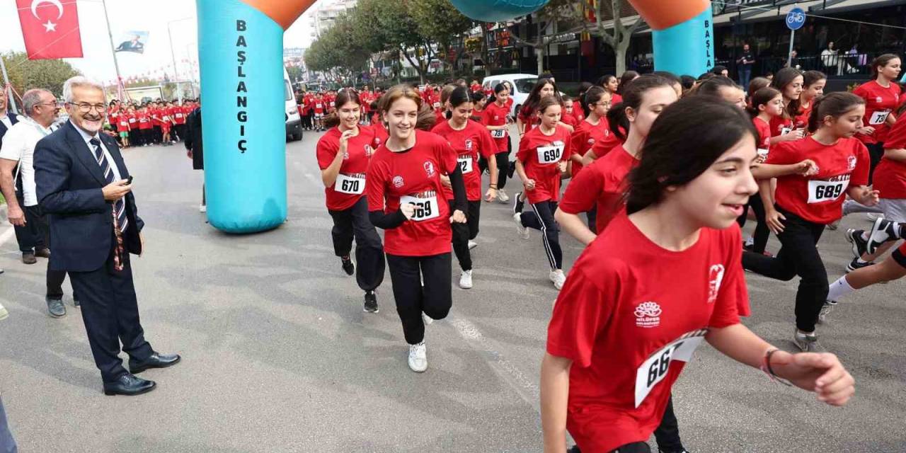 Nilüfer’de Cumhuriyet’in 100. Yılı İçin Koştular