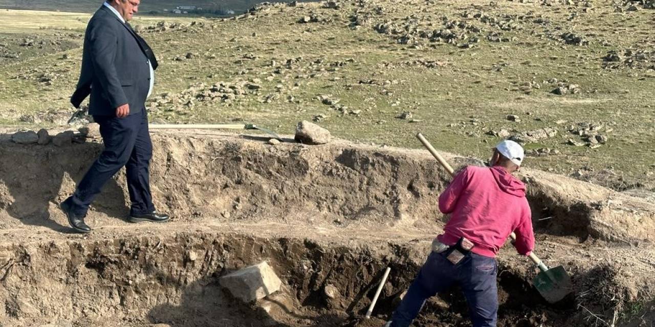 Körzüt Kalesi’nde Urartulara Ait Kitabe Ve Tapınak Bulundu