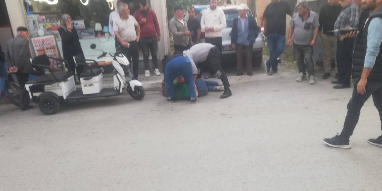 Eşi Ve Onunla İlişkisi Olduğunu Düşündüğü Kişiyi Bıçakladı