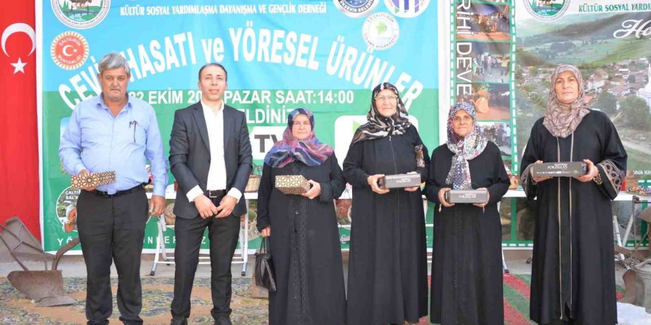 Mustafakemalpaşa’da Renkli Ceviz Hasadı Festivali Düzenlendi