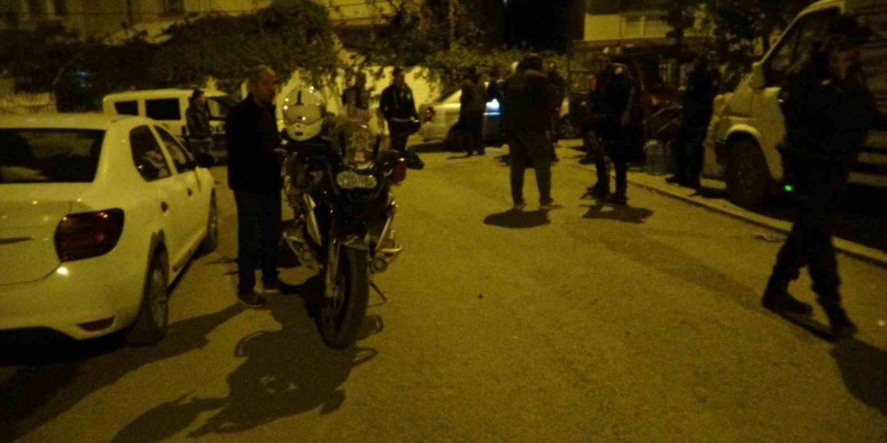 Sokak Ortasında Yaralı Halde Bulundular, Silahlı Saldırıya Uğradıklarını Söylediler